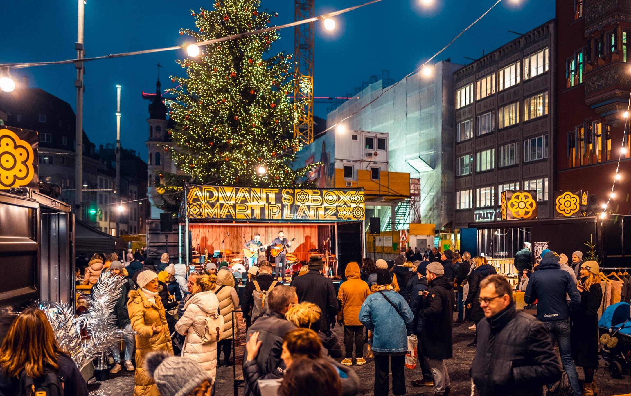 Flâneur Adväntsbox uff em Märtplatz 2023